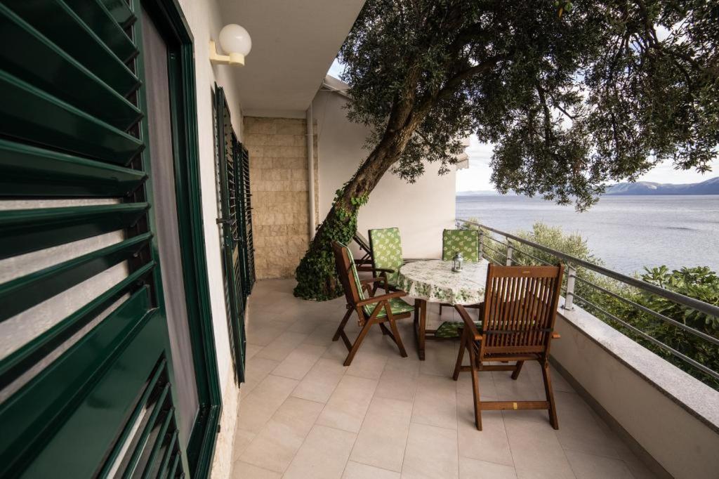 Apartments Ante Podaca Exterior photo