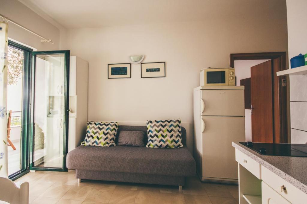 Apartments Ante Podaca Exterior photo